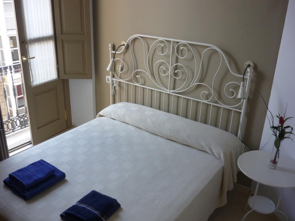 MALAMA Apartamentos Turísticos Málaga Quarto foto